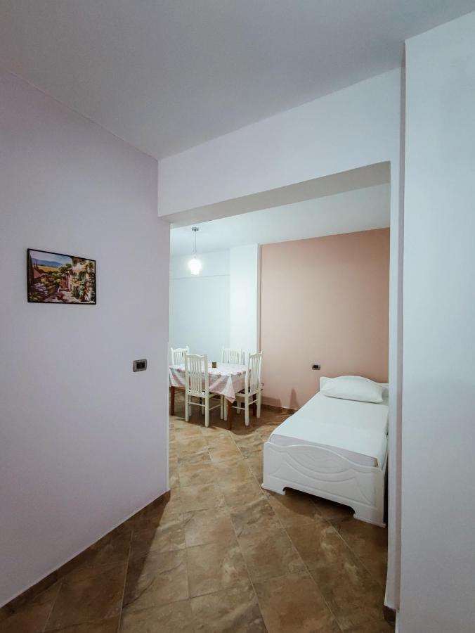 El Rio Apartments ซารานเดอ ภายนอก รูปภาพ