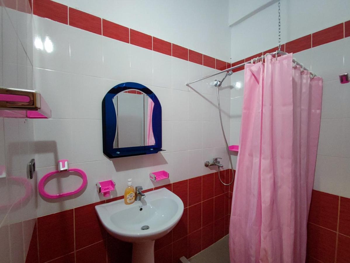 El Rio Apartments ซารานเดอ ภายนอก รูปภาพ