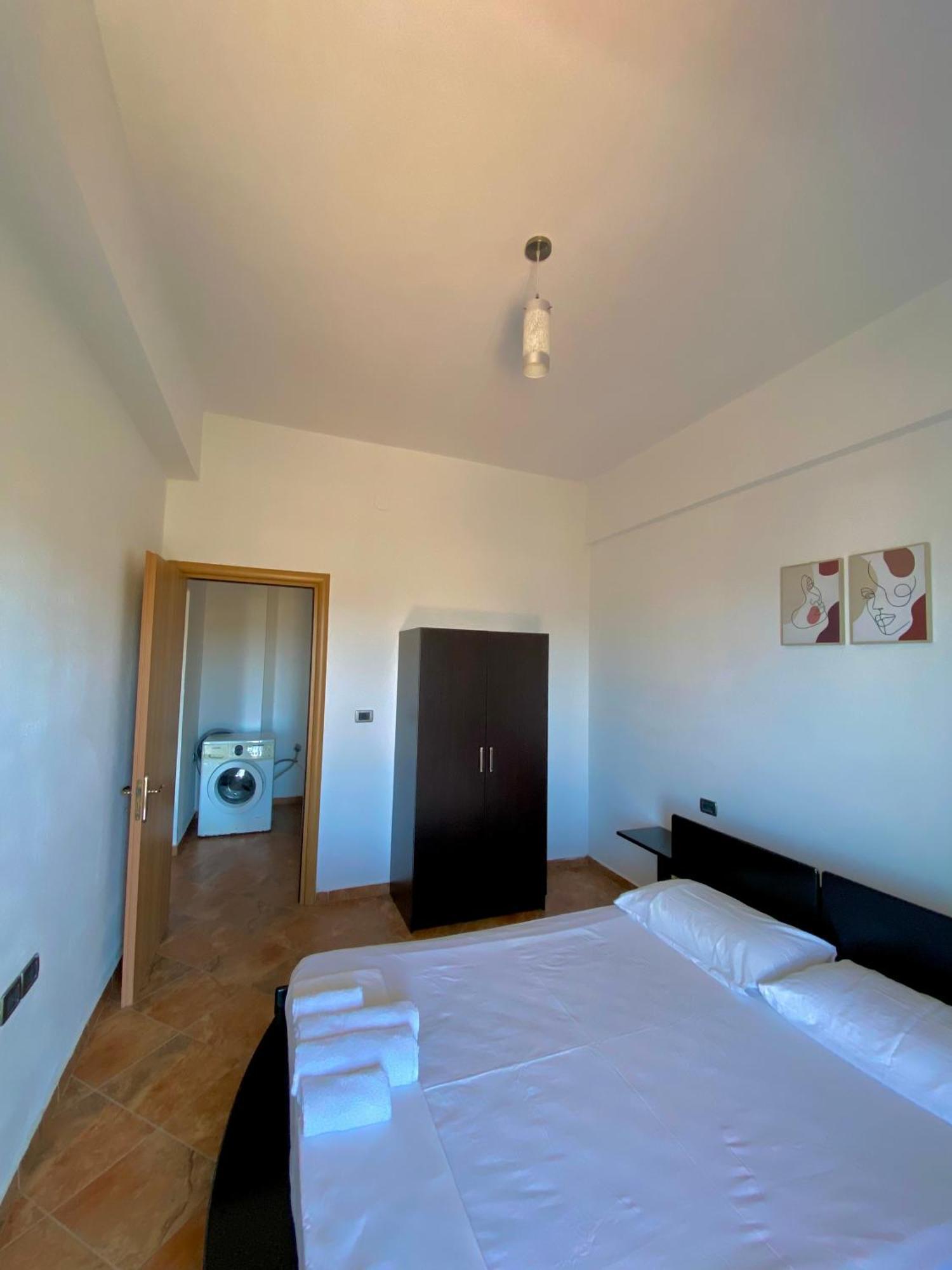 El Rio Apartments ซารานเดอ ภายนอก รูปภาพ