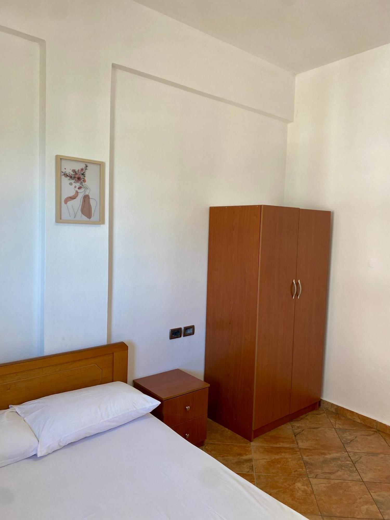 El Rio Apartments ซารานเดอ ภายนอก รูปภาพ